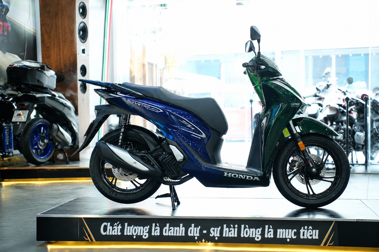 Honda SH150i Vetro Green - Sapphire tại Tây Ninh: SH Ý Limited 200 xe