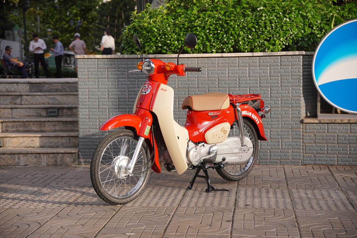 Honda Super Cub 50cc Hello Kitty Edition, Made In Japan, Hàng Hiếm tại Tây Ninh