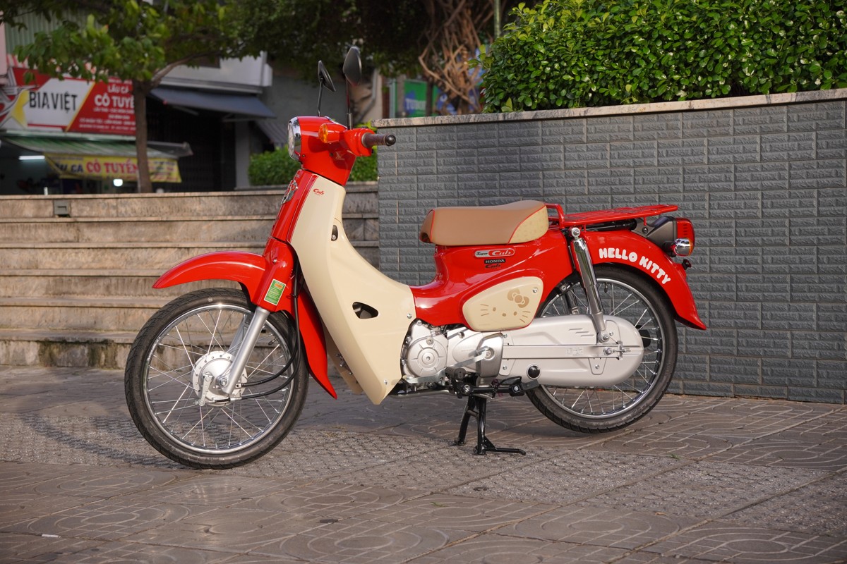 Honda Super Cub 50cc Hello Kitty Edition, Made In Japan, Hàng Hiếm tại Tây Ninh