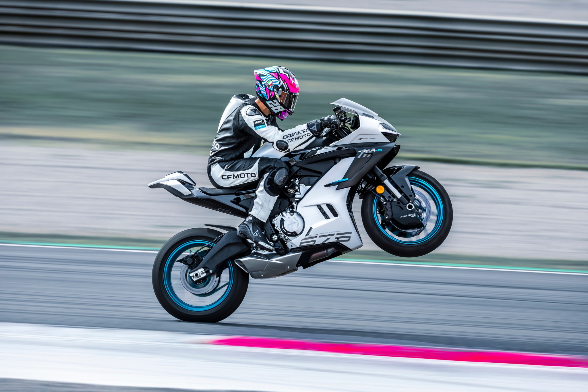 CF Moto 675SR-R 2025 3 Xi Lanh Ngang, Siêu Thể Thao, Giá Rẻ tại Tây Ninh