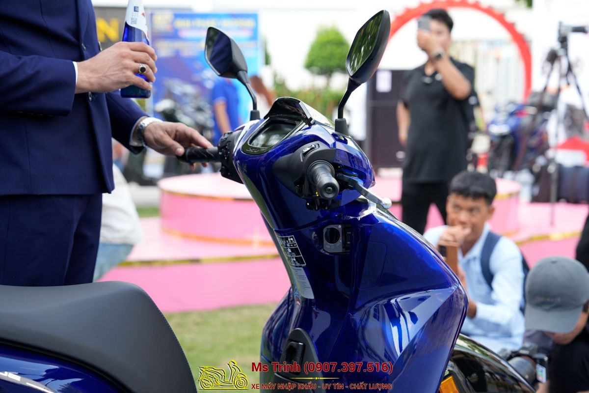 Honda SH150 Vetro Blue 2026 Limited Edition - Siêu phẩm SH Ý dàn áo xanh trong suốt cực hiếm tại Tây Ninh