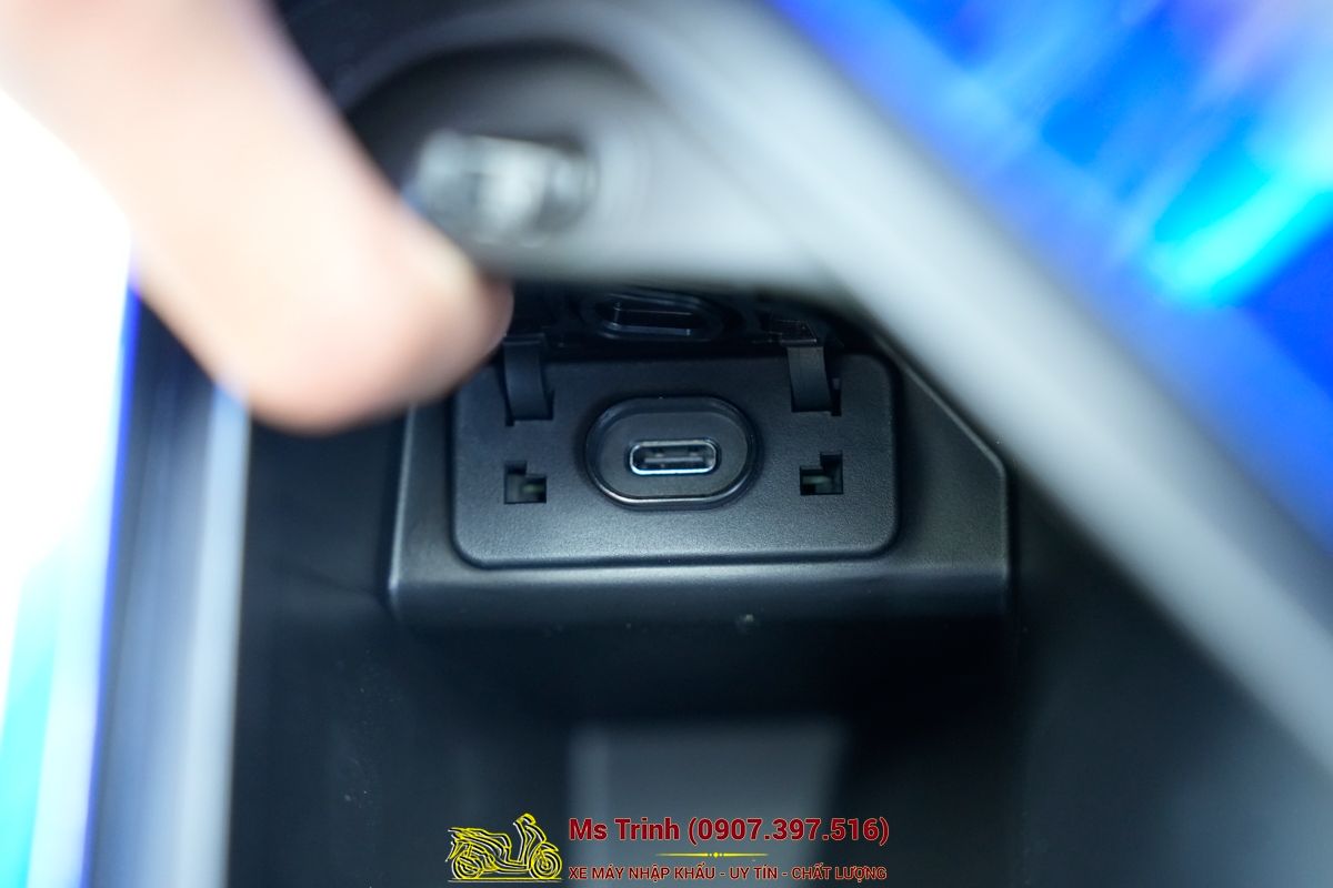 Honda SH150 Vetro Blue 2026 Limited Edition - Siêu phẩm SH Ý dàn áo xanh trong suốt cực hiếm tại Tây Ninh