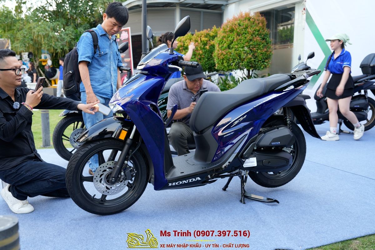 Honda SH150 Vetro Blue 2026 Limited Edition - Siêu phẩm SH Ý dàn áo xanh trong suốt cực hiếm tại Tây Ninh