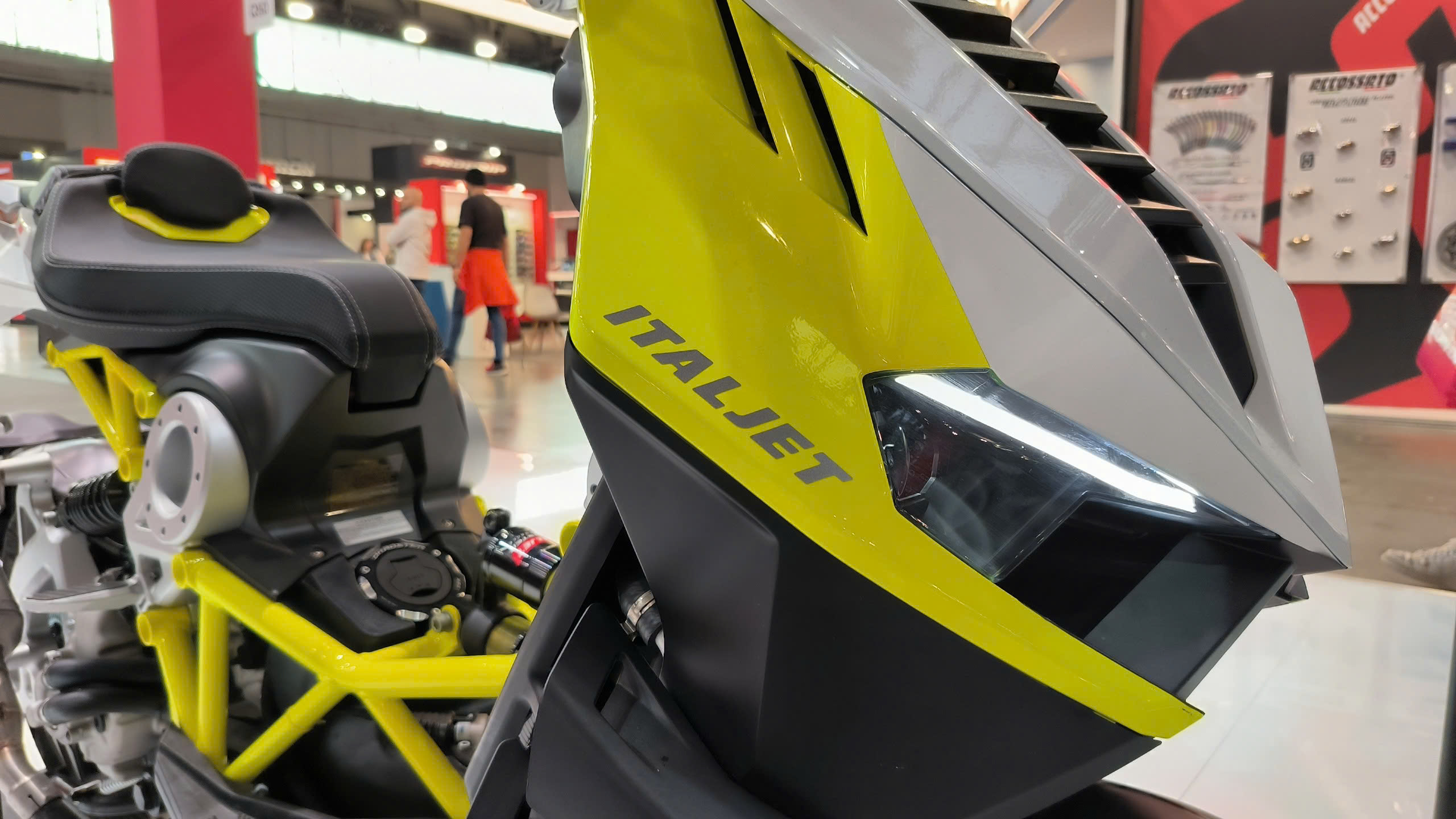Italjet Dragster 300, Xe Tay Ga Thể Thao Thương Hiệu Từ Italy tại Tây Ninh