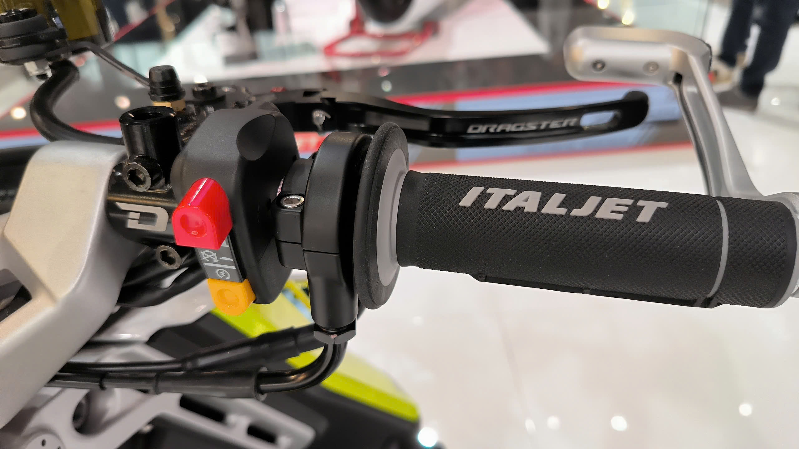 Italjet Dragster 300, Xe Tay Ga Thể Thao Thương Hiệu Từ Italy tại Tây Ninh