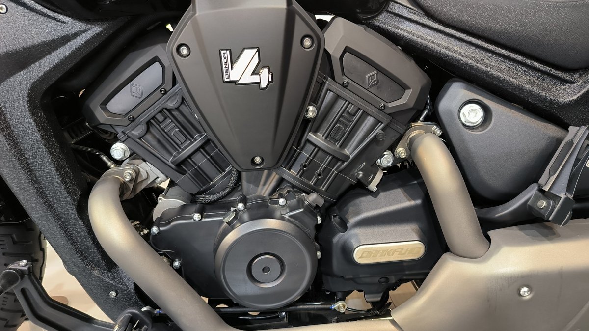 Benda Drak Flag 500, Động Cơ V4, Phuộc Nâng Điện, TCS, ABS tại Tây Ninh