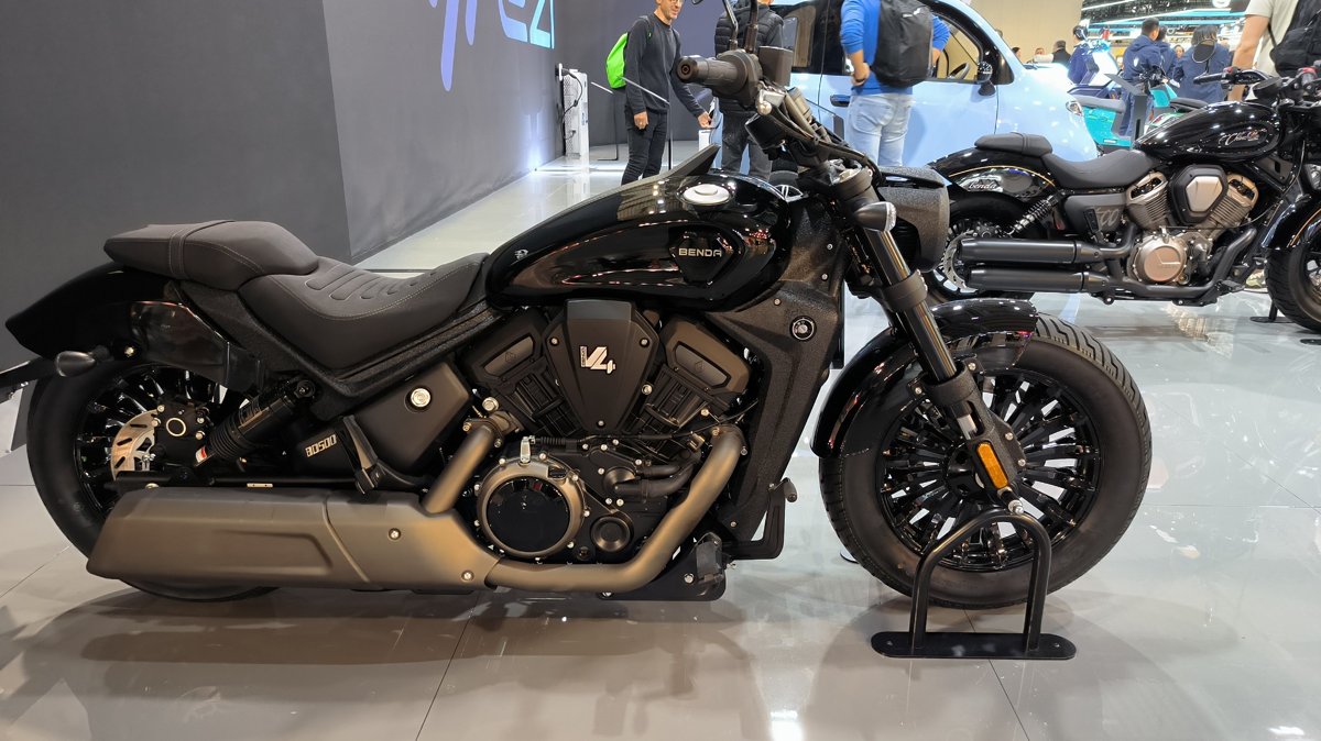 Benda Drak Flag 500, Động Cơ V4, Phuộc Nâng Điện, TCS, ABS tại Tây Ninh