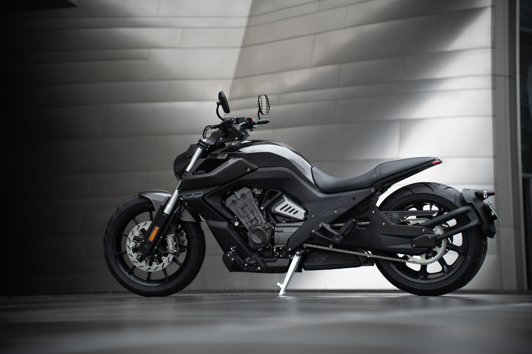 Benda FLC 700 Pro 2025, Động Cơ 4 Xi lanh Thẳng Hàng, Bánh Béo 310mm tại Tây Ninh