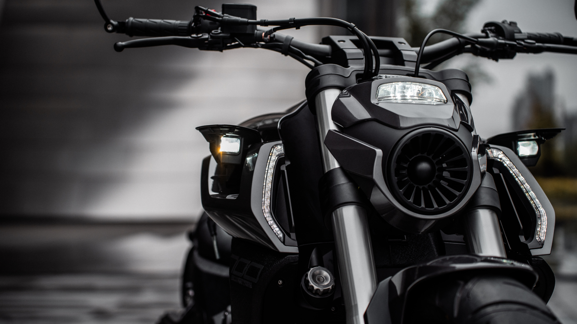 Benda FLC 700 Pro 2025, Động Cơ 4 Xi lanh Thẳng Hàng, Bánh Béo 310mm tại Tây Ninh